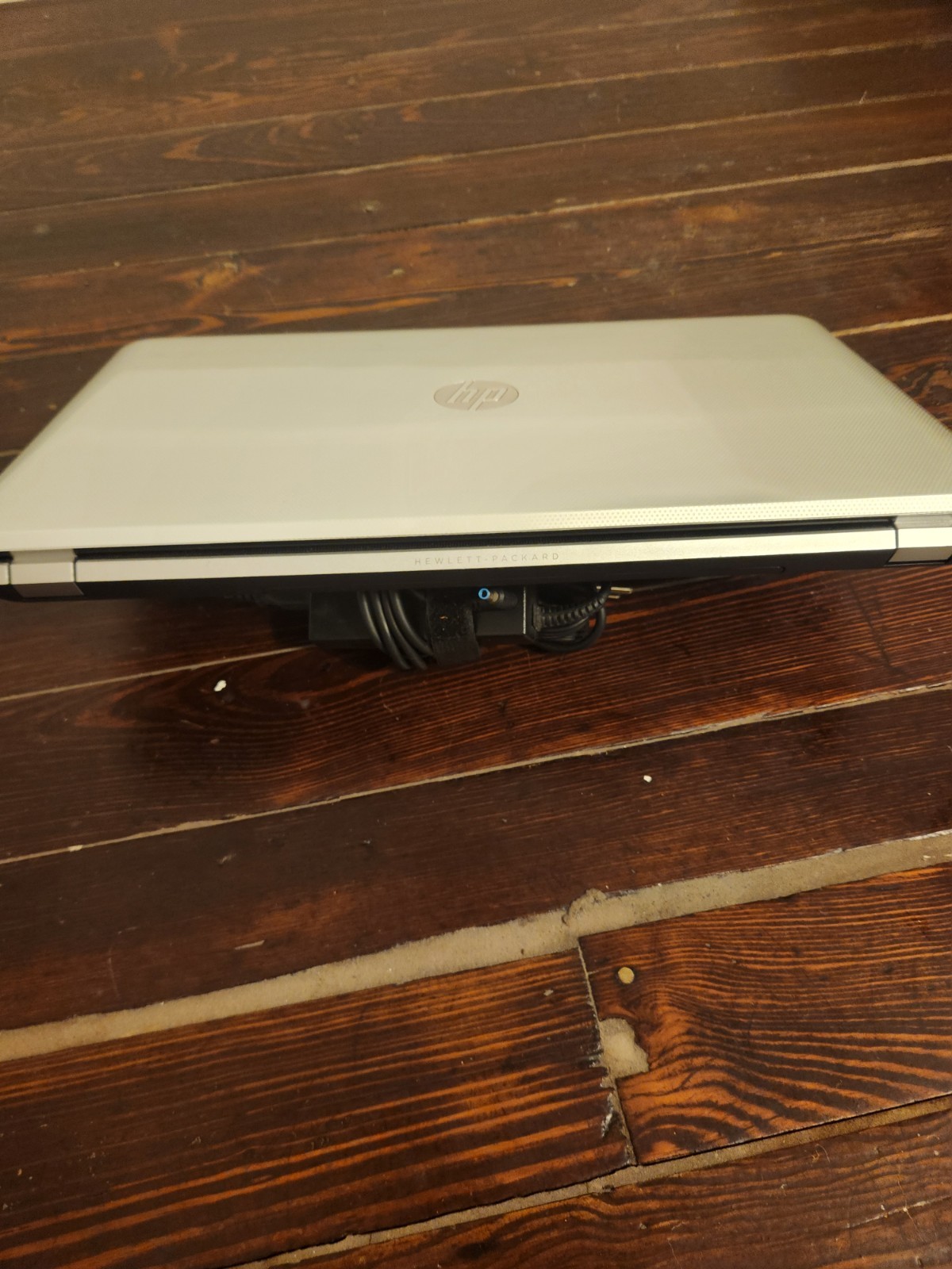 HP Pavilion 17″ Notebook Intel Core i5 8th Gen Silver Windows 8 Charger