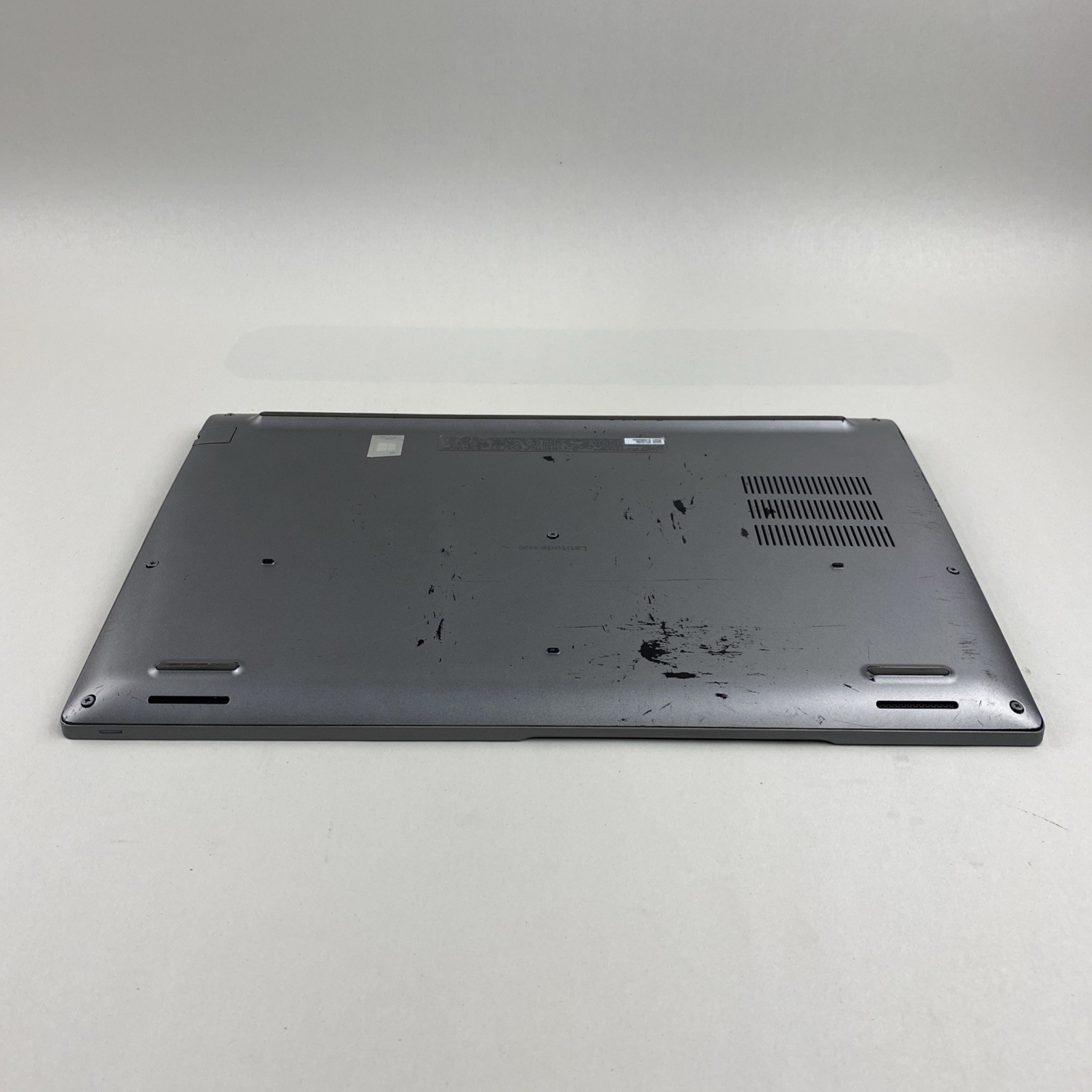 Dell Latitude 5520 i7-1185G7 3.00GHz 16GB RAM No Battery No HDD No OS No Screen