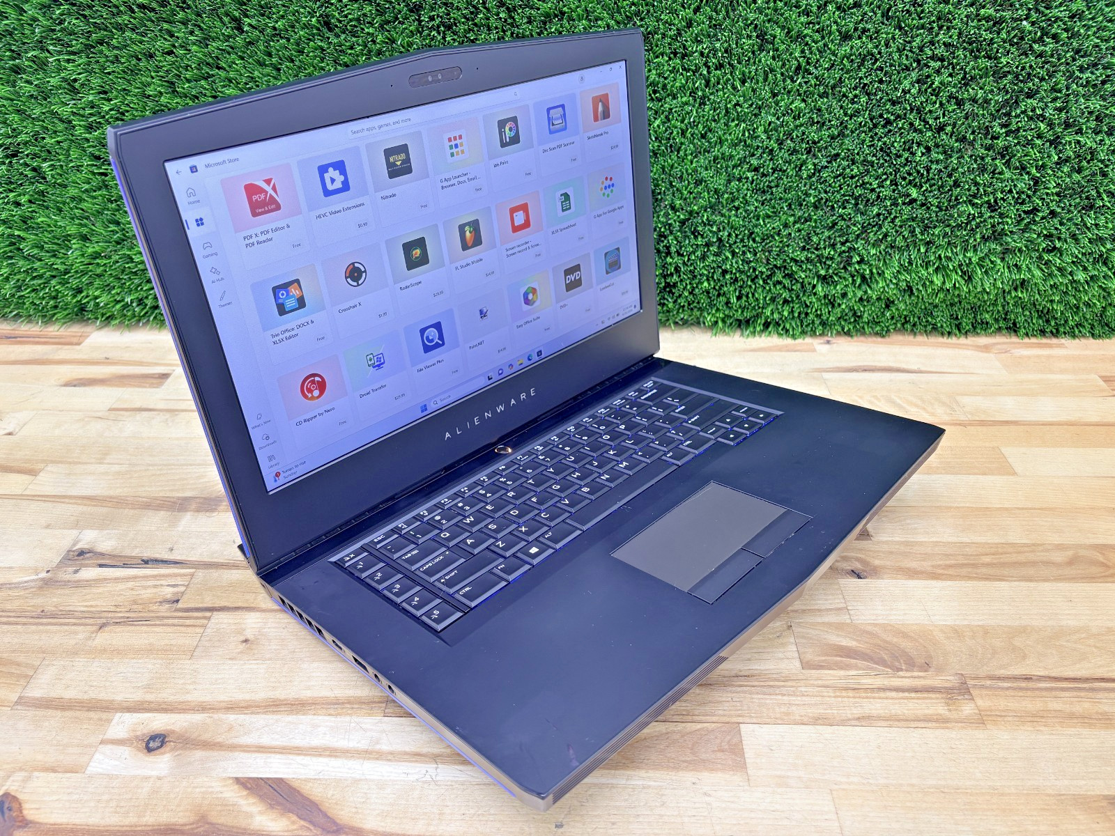 Dell Alienware 15 R3 Intel i7-7th Gen 2.80GHz 32GB RAM 512GB SSD Nvda GTX 1060*