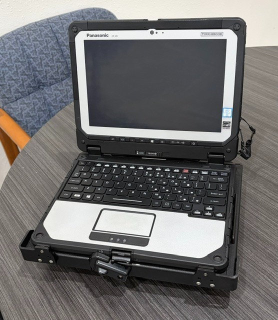 Panasonic Toughbook CF-20, i5-7Y57, 8GB, No SSD (W/ CF-CDS20VM Docking station)