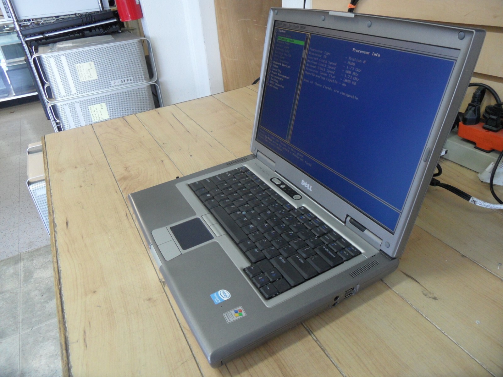 Dell Latitude D810 / Pentium M @ 1.73 GHz / Parts Laptop / Posted Bios, No Drive