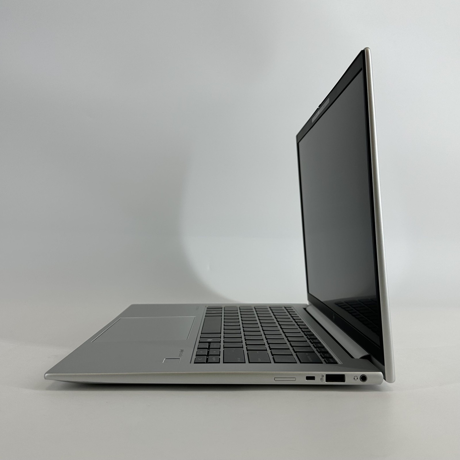 HP Elitebook 845 G11 14 Silver FHD+ 3.3 GHz Ryzen 7 PRO 8840U 32GB 512GB SSD