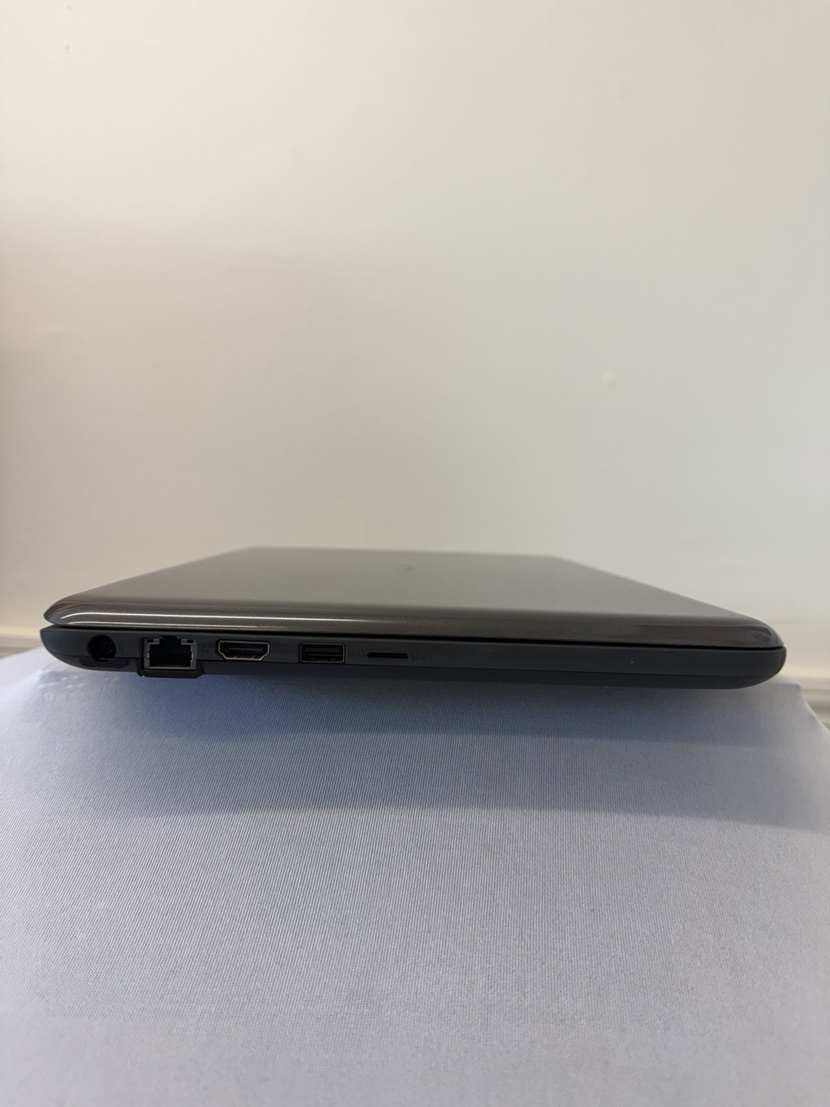 Dell Latitude 3380 Laptop – Good Screen – Intel i3-6006U – RAM 4GB – Read Des