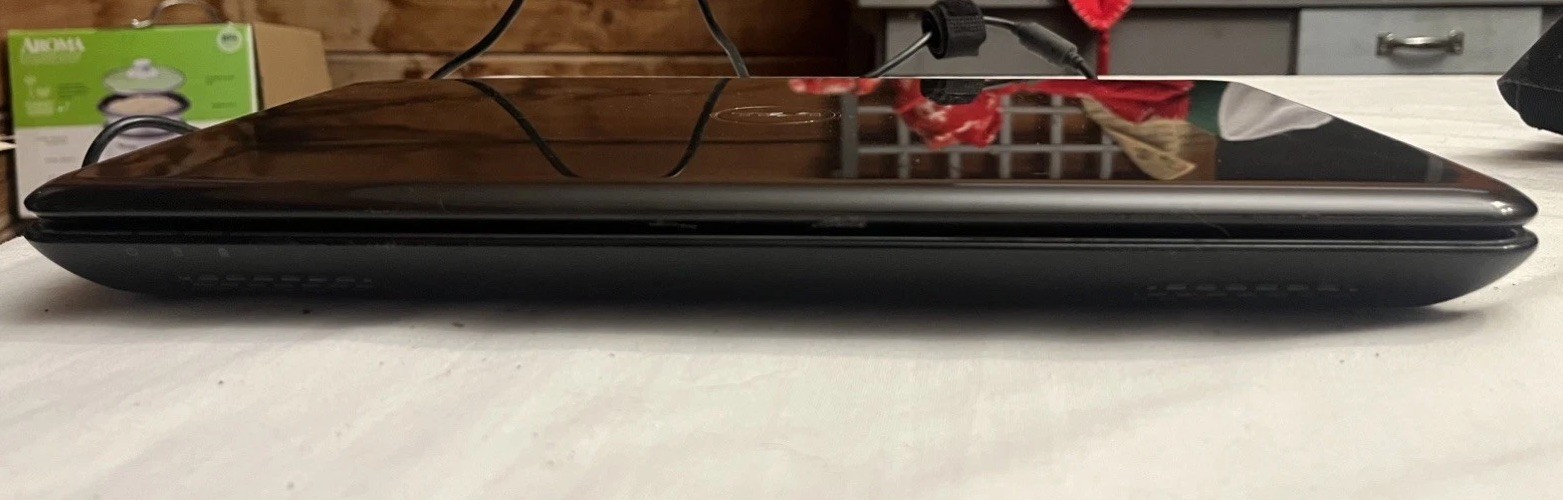 Dell Inspiron N4010 Reg Model: P11G, Laptop Bundle, SRS Premium Sound, Untested
