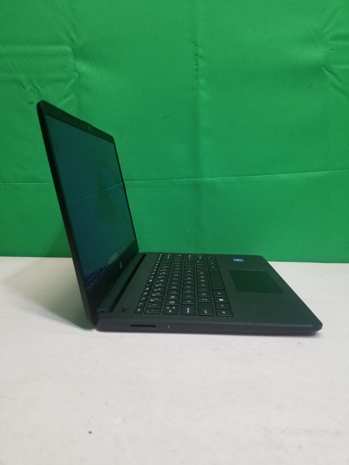 HP 14-dq0051dx Laptop Celeron N4120 4GB RAM 58GB SSD 14″ Windows 11 Laptop