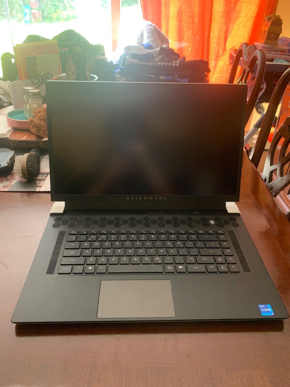 Alienware M17 R2 17.3″ (512GB SSD, Intel Core i7 9th Gen., 2.60 GHz, 16 GB RAM)