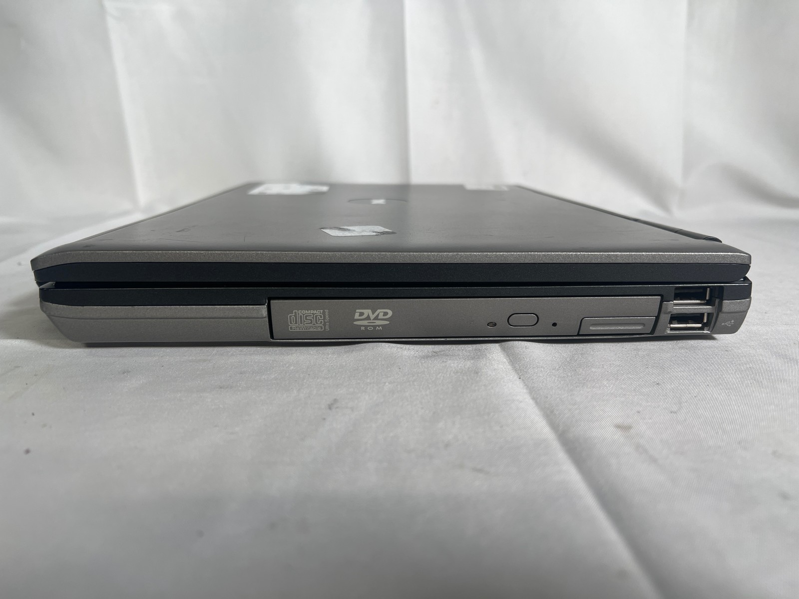 Dell Latitude D620 WinXP Core 2 Duo T2500 2.00GHz 1 GB 320 GB 14″ rs232