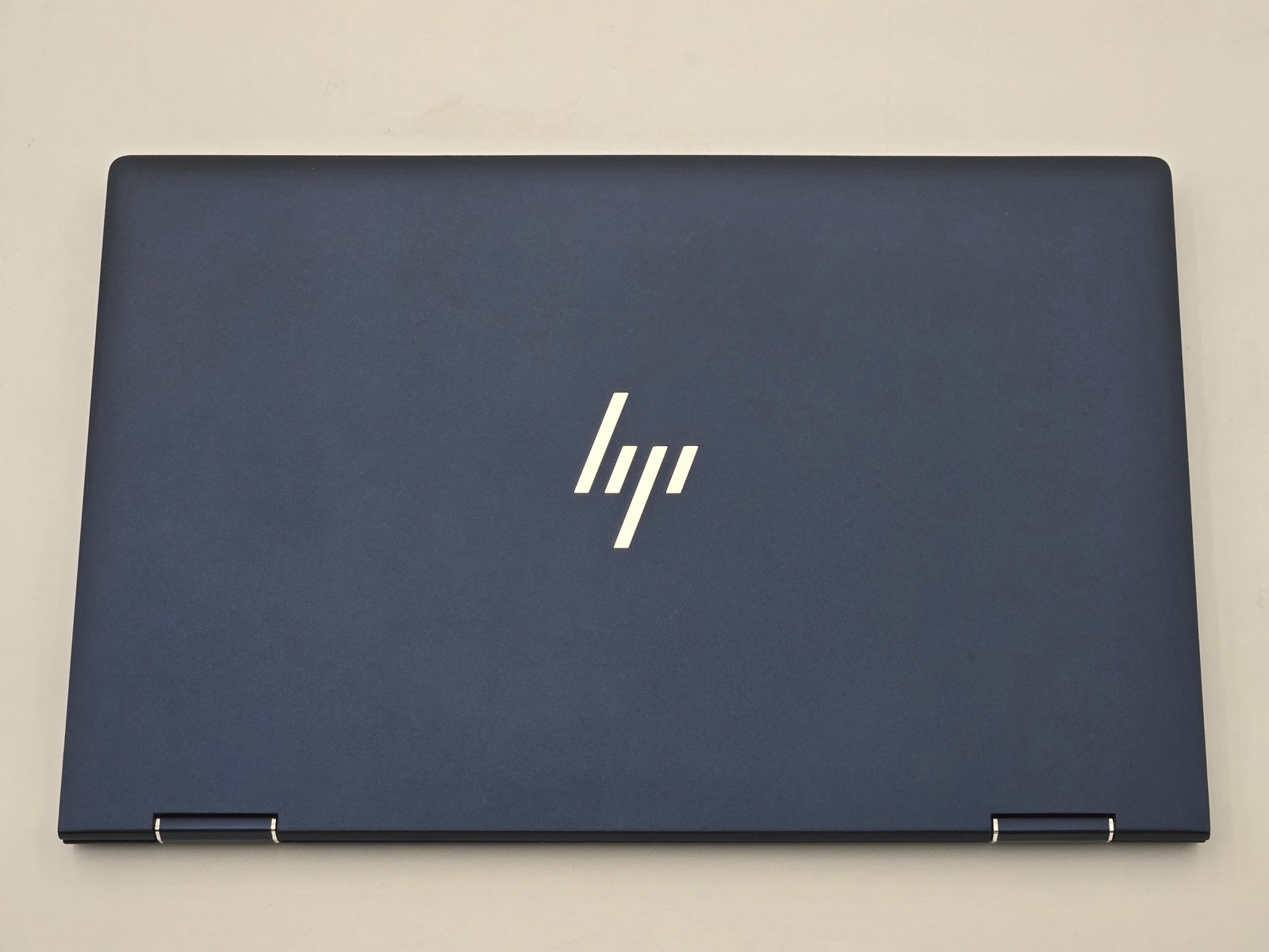 HP Elite Dragonfly G2 2-in-1 13″ FHD Touch I7-1185G7 256GB SSD 16GB W11P Webcam