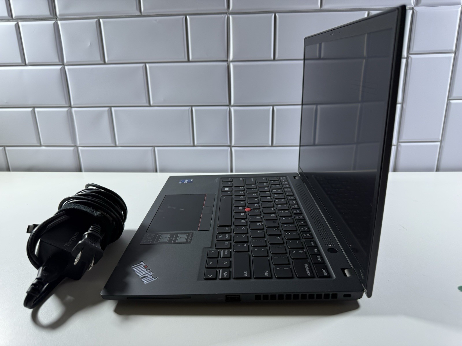 Lenovo ThinkPad T14s Gen 3 14″ i7-1270p 32GB 512GB Win 11 Pro Touchscreen