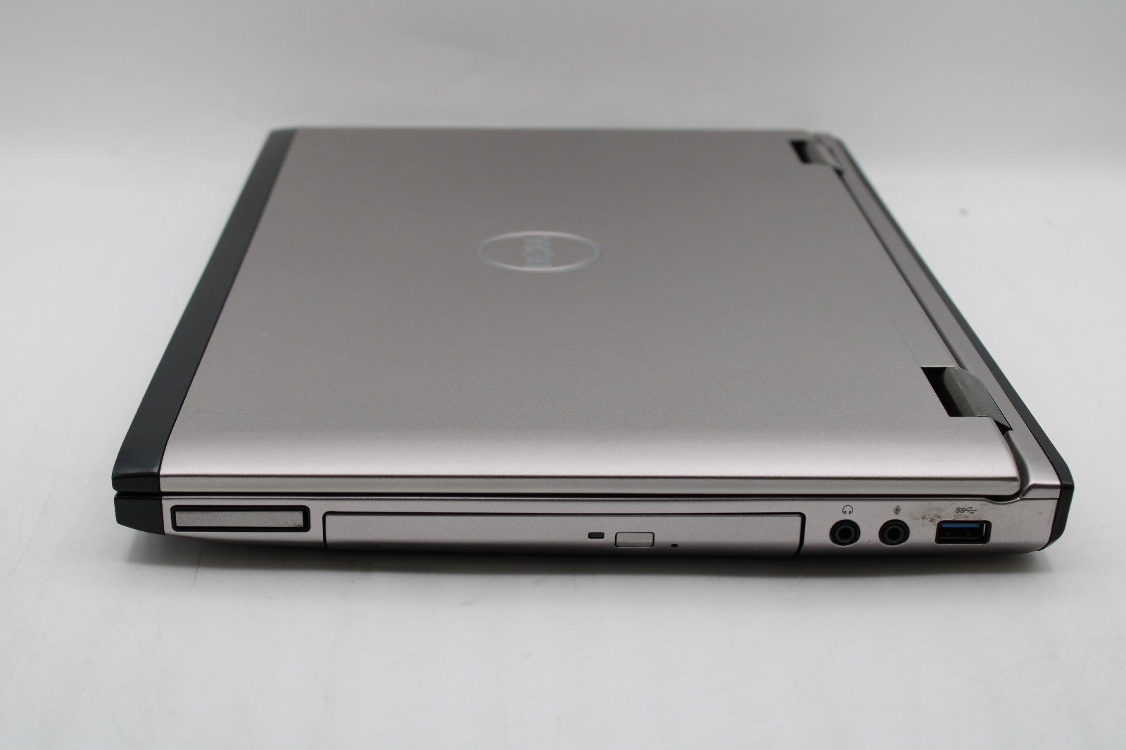 Dell Vostro 3555 _ AMD A8-3500M @ 1.5 _ 4GB RAM _ Radeon HD _ No SSD / OS