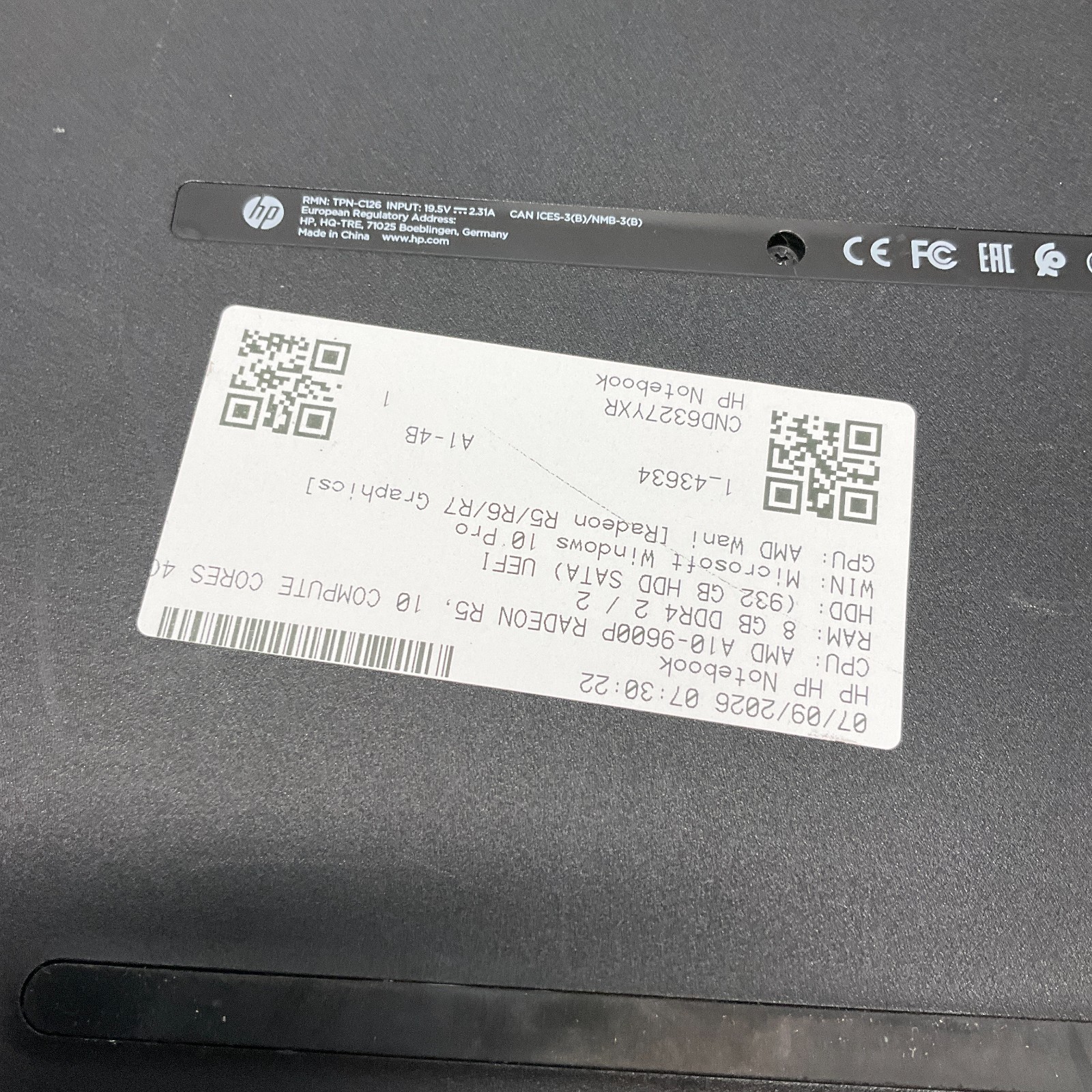 HP 15-ba052wm Laptop AMD A10-9600P Radeon R5 8GB RAM, 1TB HDD Windows 10 Pro