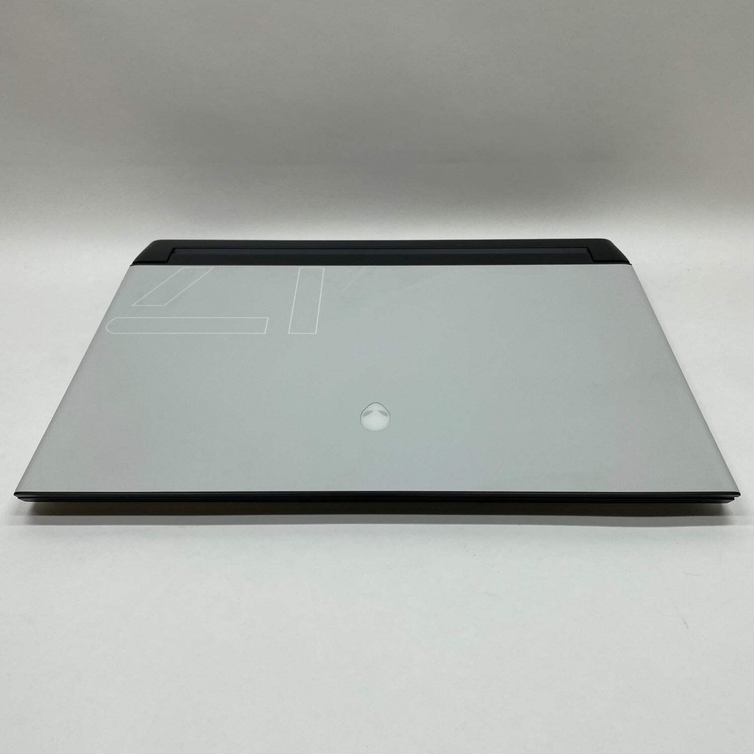 Alienware M17 R3 17.3″ i7-10750H 2.6GHz 8GB RAM 1TB HDD GeForce RTX 2070