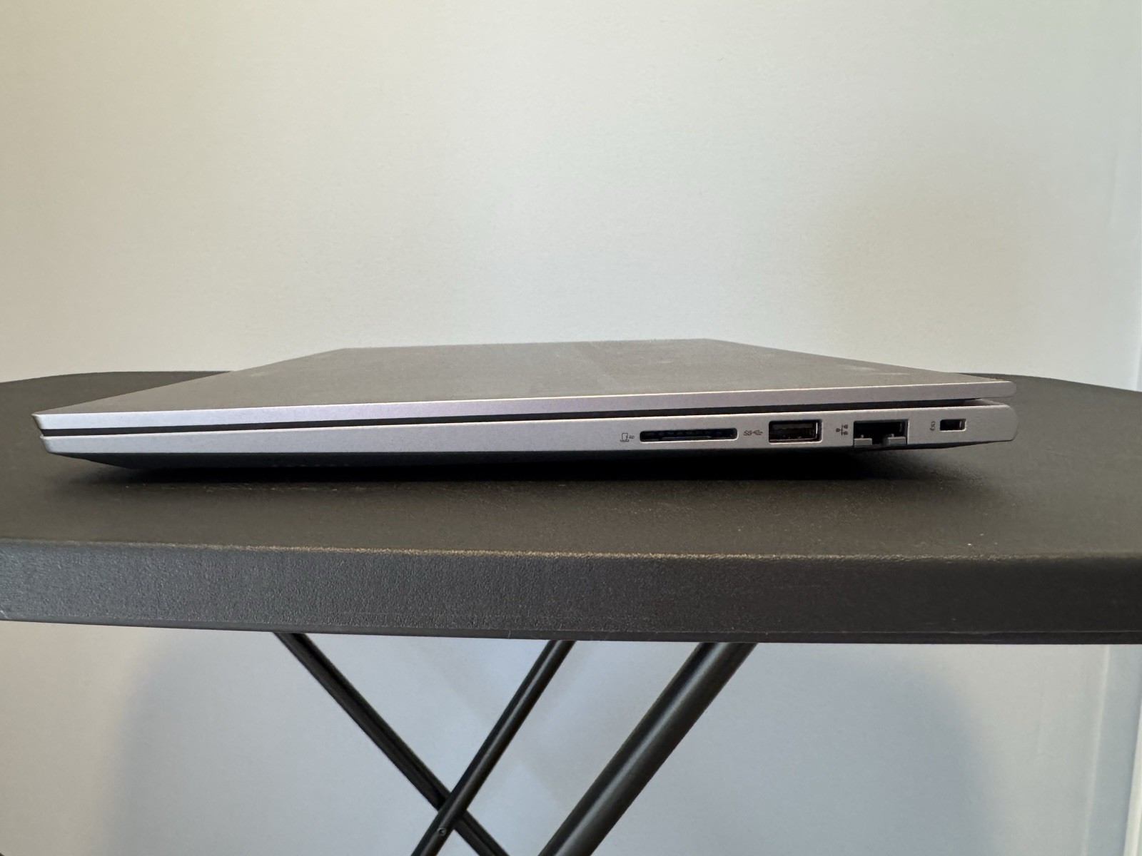 Lenovo ThinkBook 15.6″ i7-1355U 16GB DDR5 5200MHz 512GB M.2 NVMe SSD Win 11 Pro