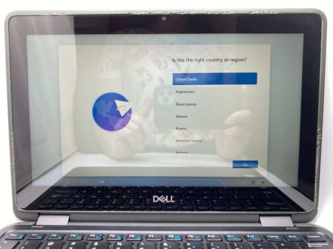 Dell Latitude 3190 2 in 1 11″ Pentium Silver N5030 @1.10GHz 4GB RAM 128GB SSD
