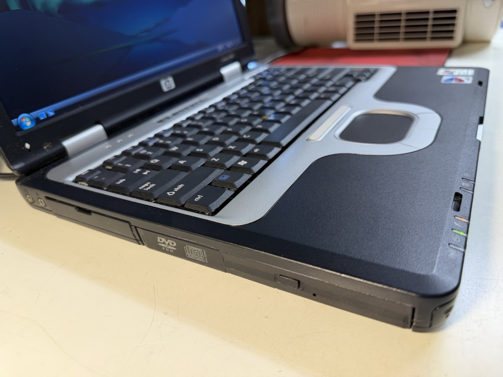 Vintage HP Compaq NC 6000 Business Laptop WinVista Buss #003