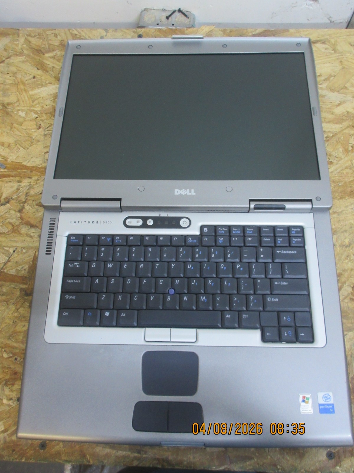 Dell Latitude D800 Vintage Laptop @ 1.60GHz Pentium M 512MB RAM NO SSD/HDD.