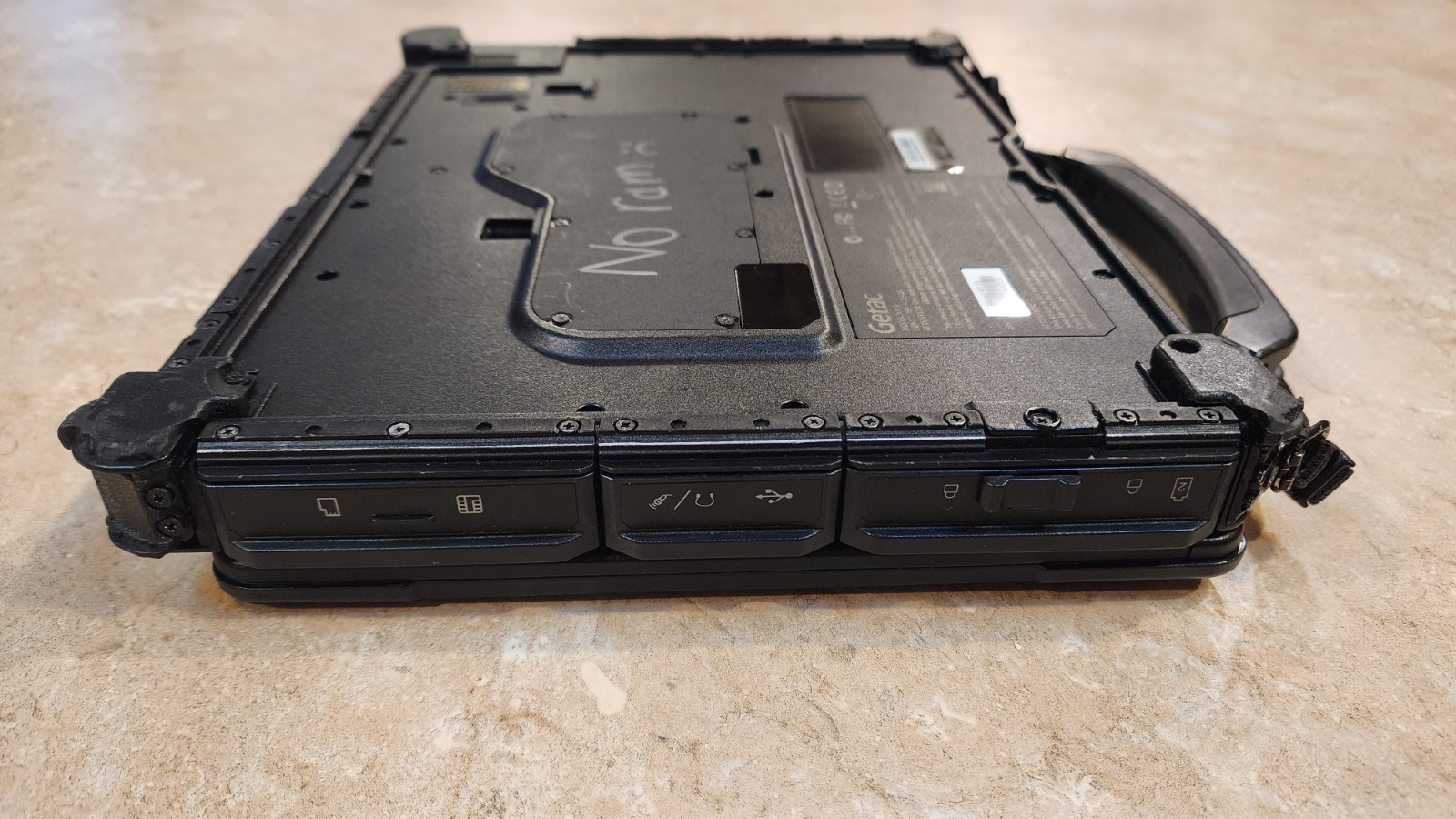 2-in-1 Getac V110 11.6″ Touch Tablet PC i5-4300U 128GB SSD 16GB RAM Toughbook