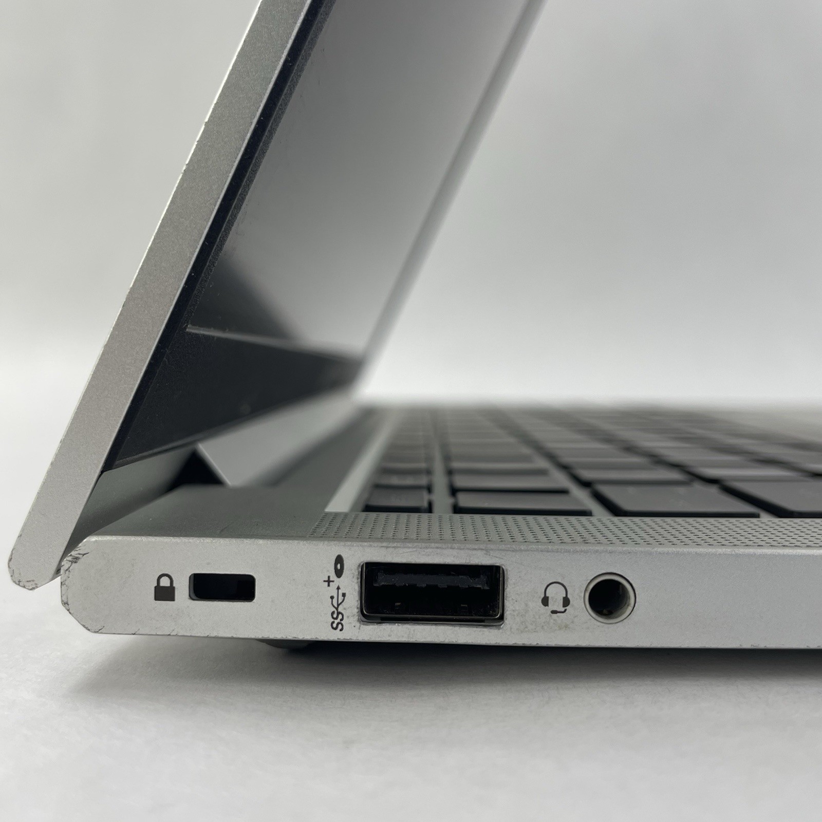 HP ProBook 630 G8 13.3″ i7-1165G7 2.80 GHz 8 GB RAM No SSD/OS/AC – Dents