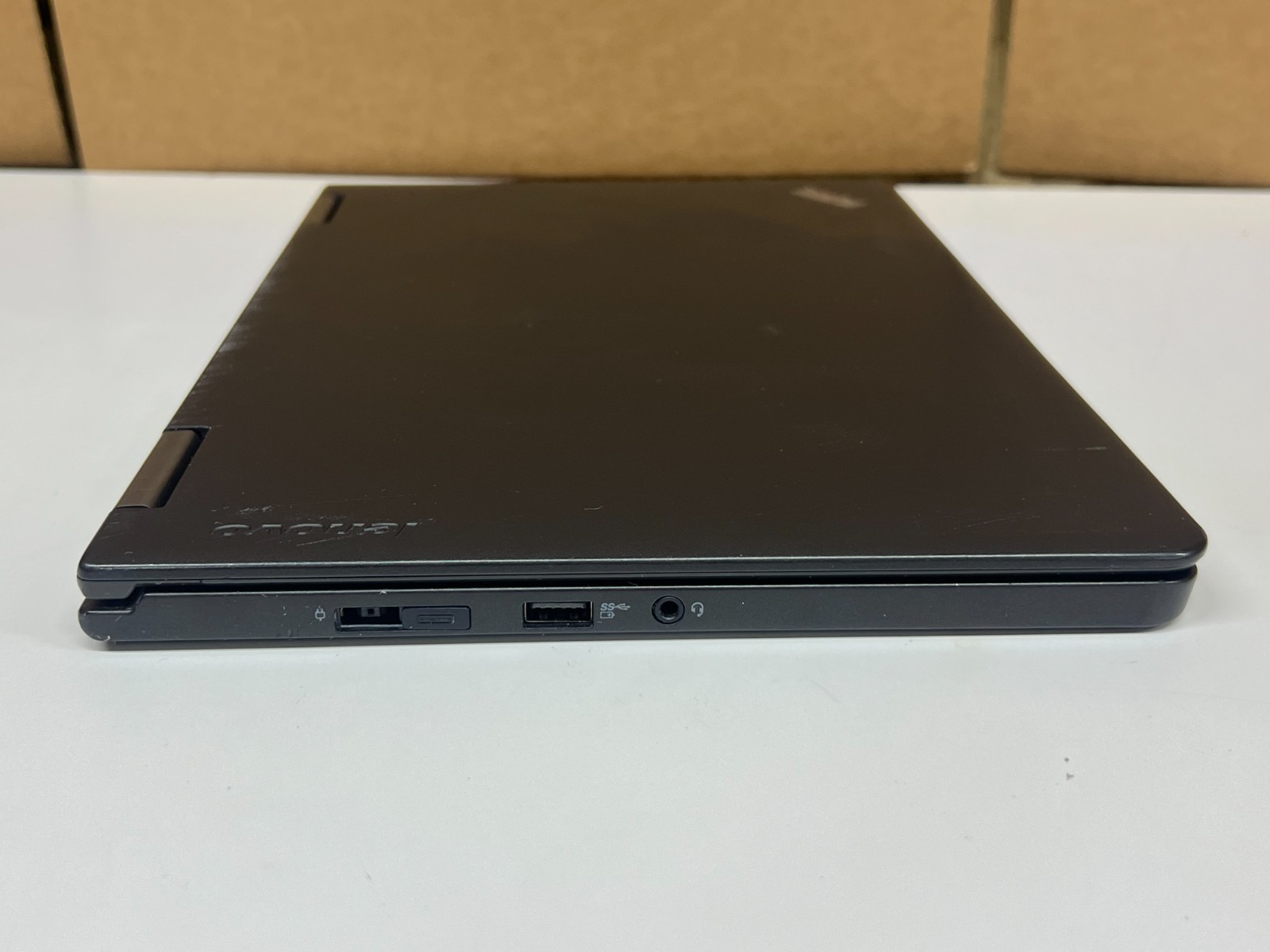 Lenovo ThinkPad Yoga 12 12.5″ Touch Convertible – i5-4200U, 4GB RAM, 240GB SSD