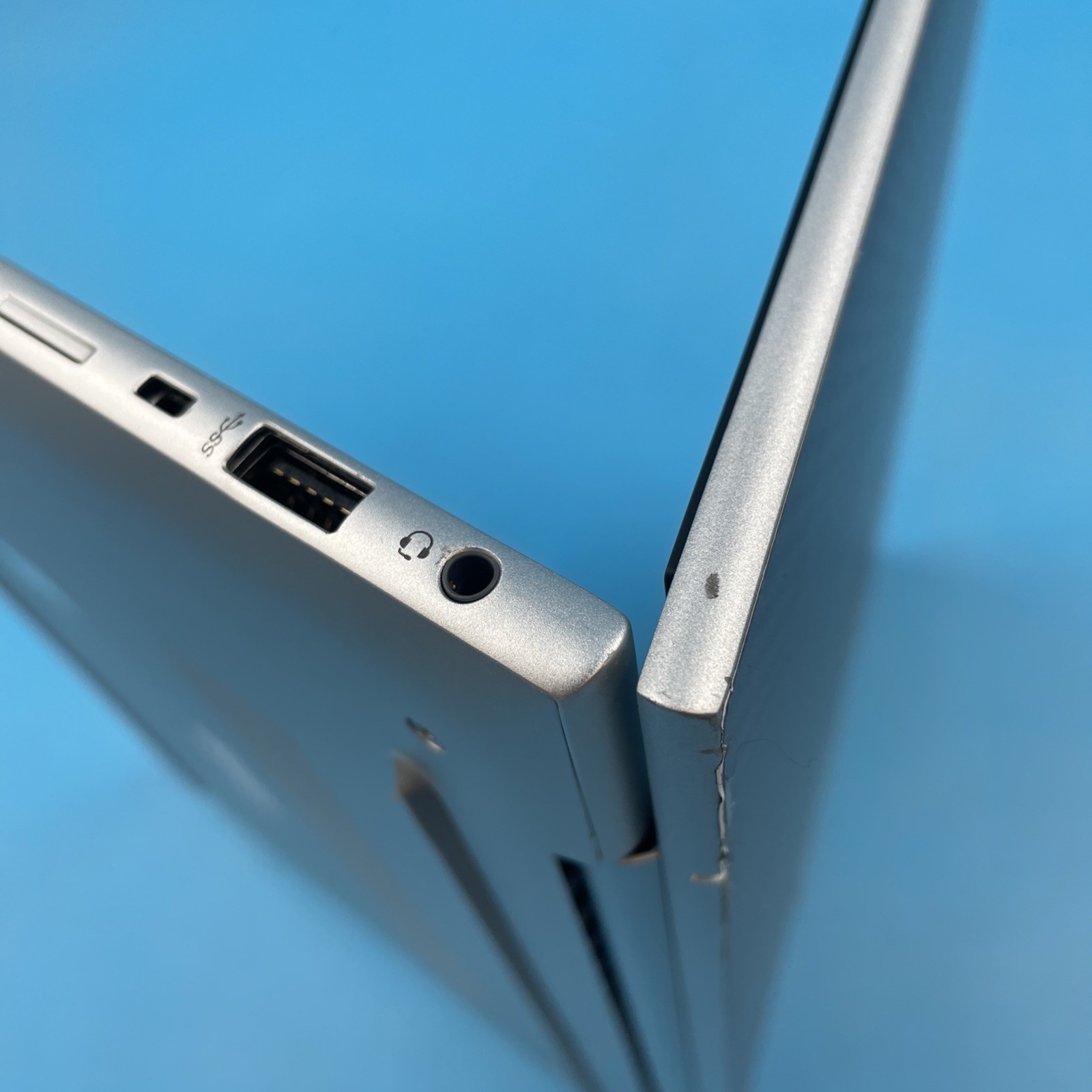 HP EliteBook 840 G10 | i5-1345U | 16GB RAM | 256GB SSD | WIN 11 PRO | 78% BATT