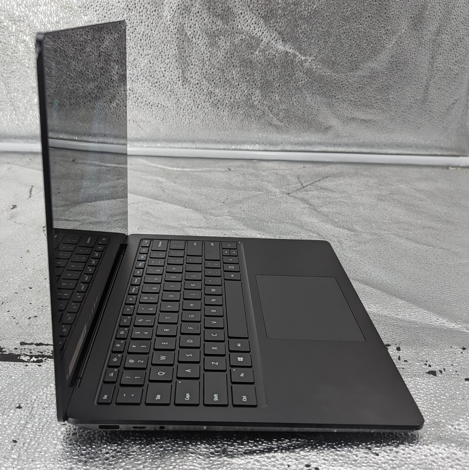Microsoft Surface Laptop 3 13.5″ 256GB 8G, Intel Core i5-1035G7 – 1.20 GHz,