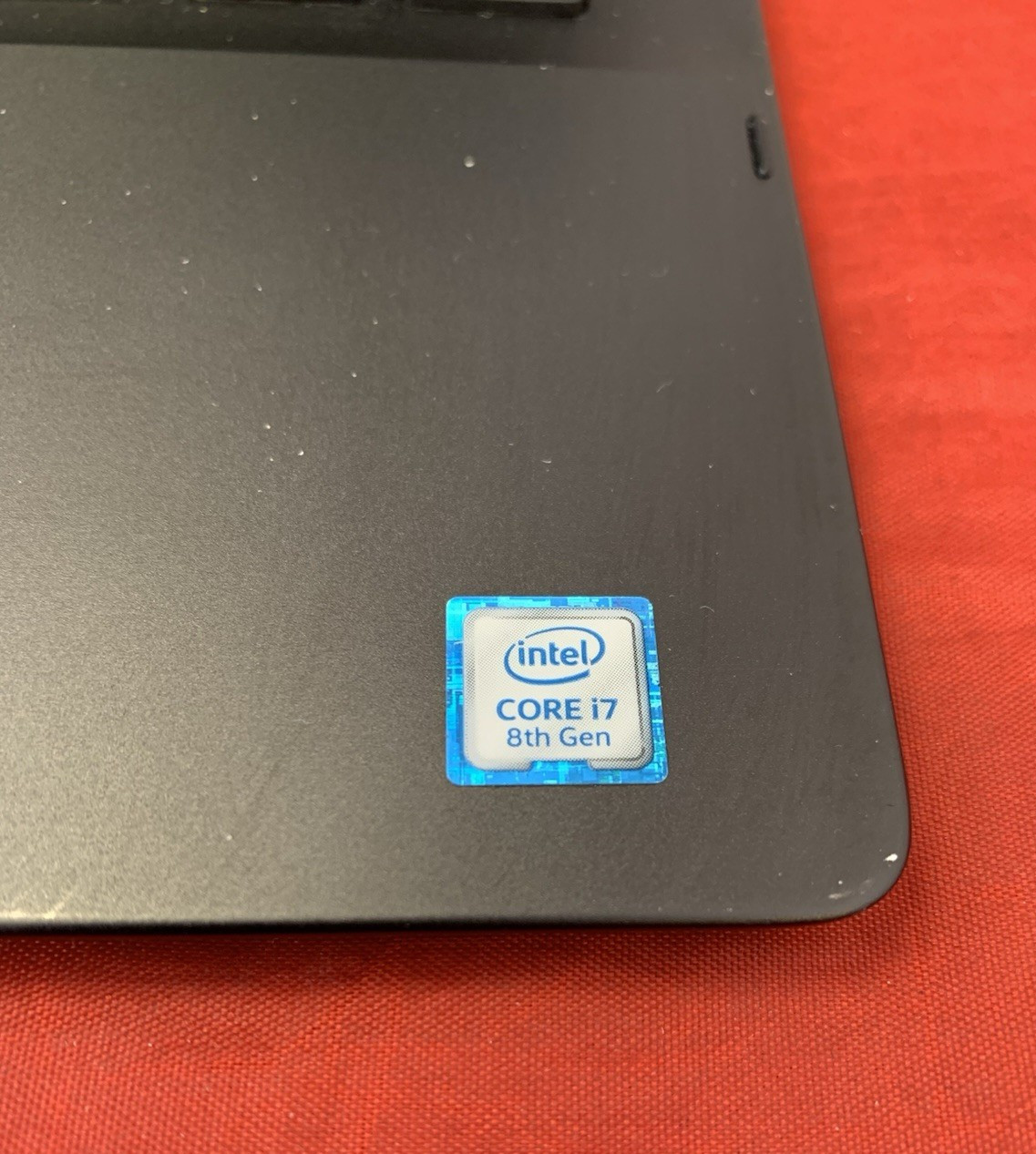 Dell Inspiron 7386 14″ Core i7 16GB 256GB Black FOR PARTS ONLY