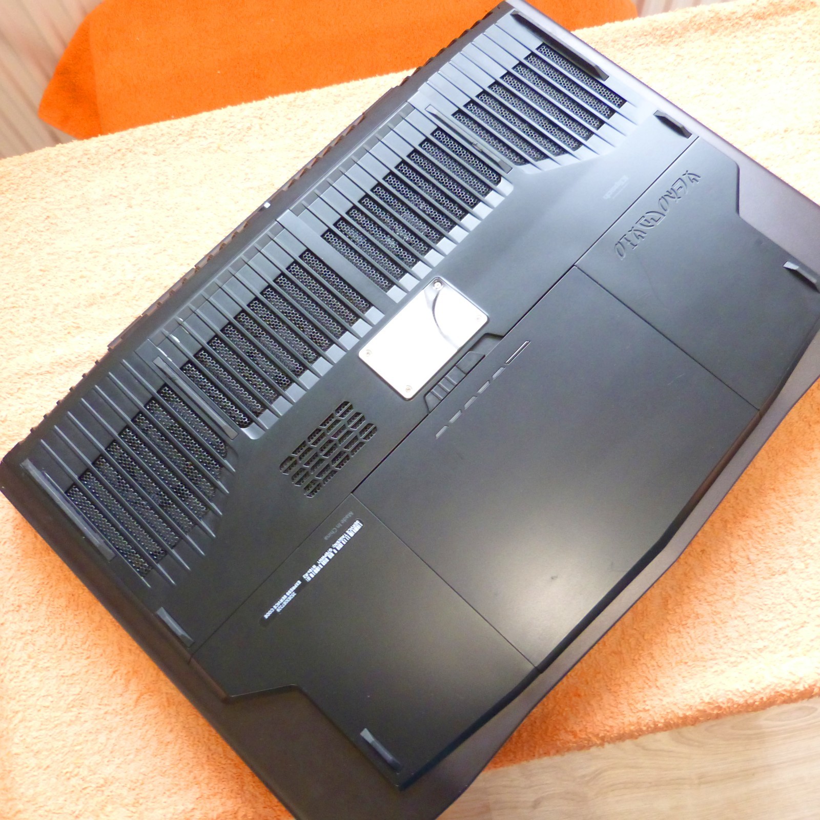 Alienware M18x R2 HIGH END FULLHD I 2TB SSD Windows 11 l 16GB RAM NEW l Core i7