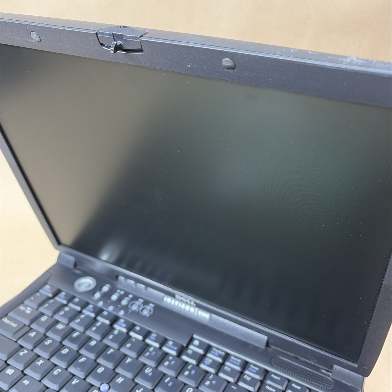 FOR PARTS Dell Inspiron 8200 PP01X Intel Pentium 4 Laptop UNTESTED