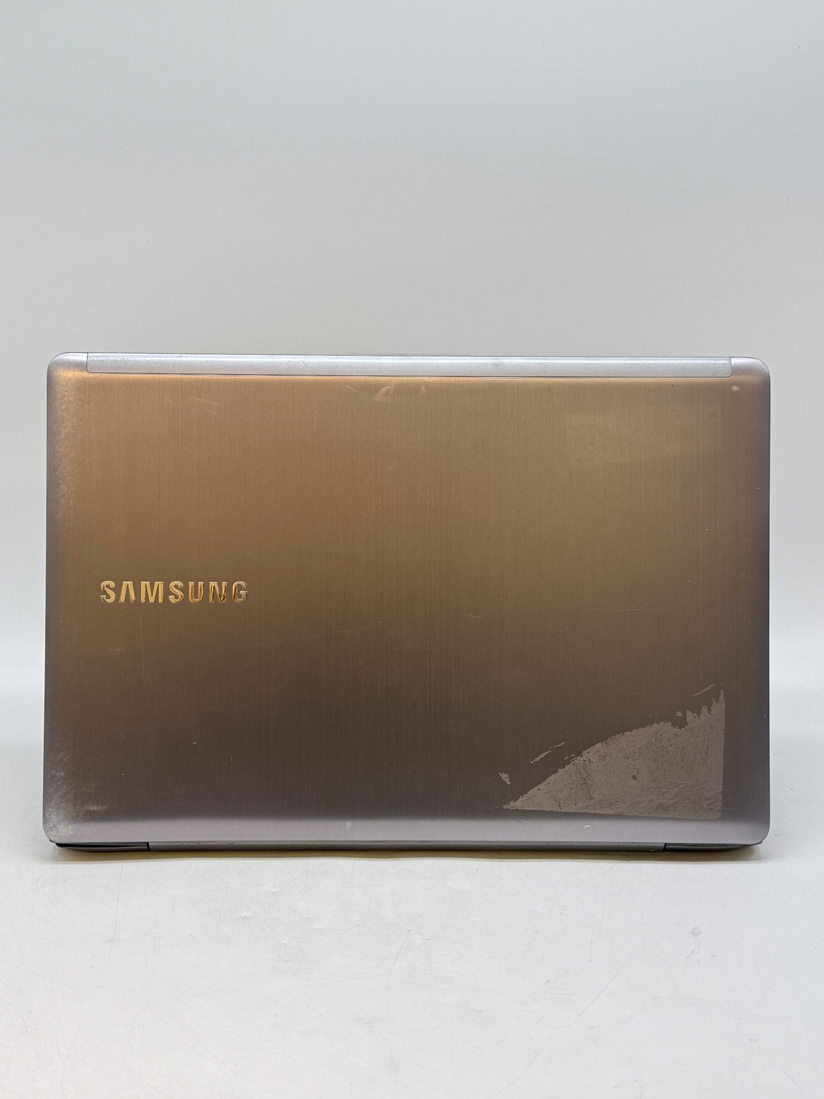 Samsung Laptop NP740U3E 13.3″ Core i5-3337U 4GB RAM 128GB SSD – Read!