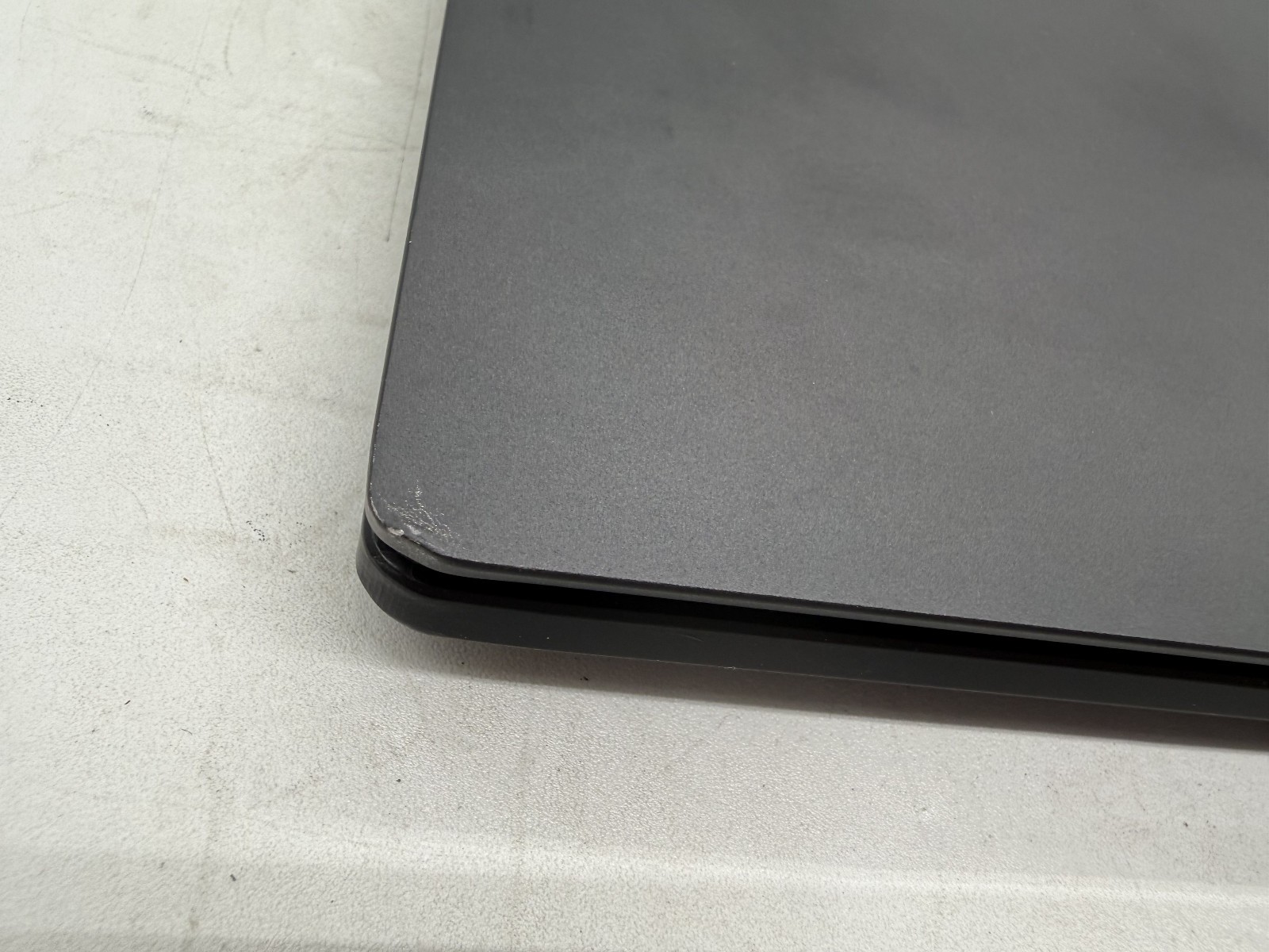 ASUS Chromebook 16″ i3 12th Gen 8GB 128GB (READ)