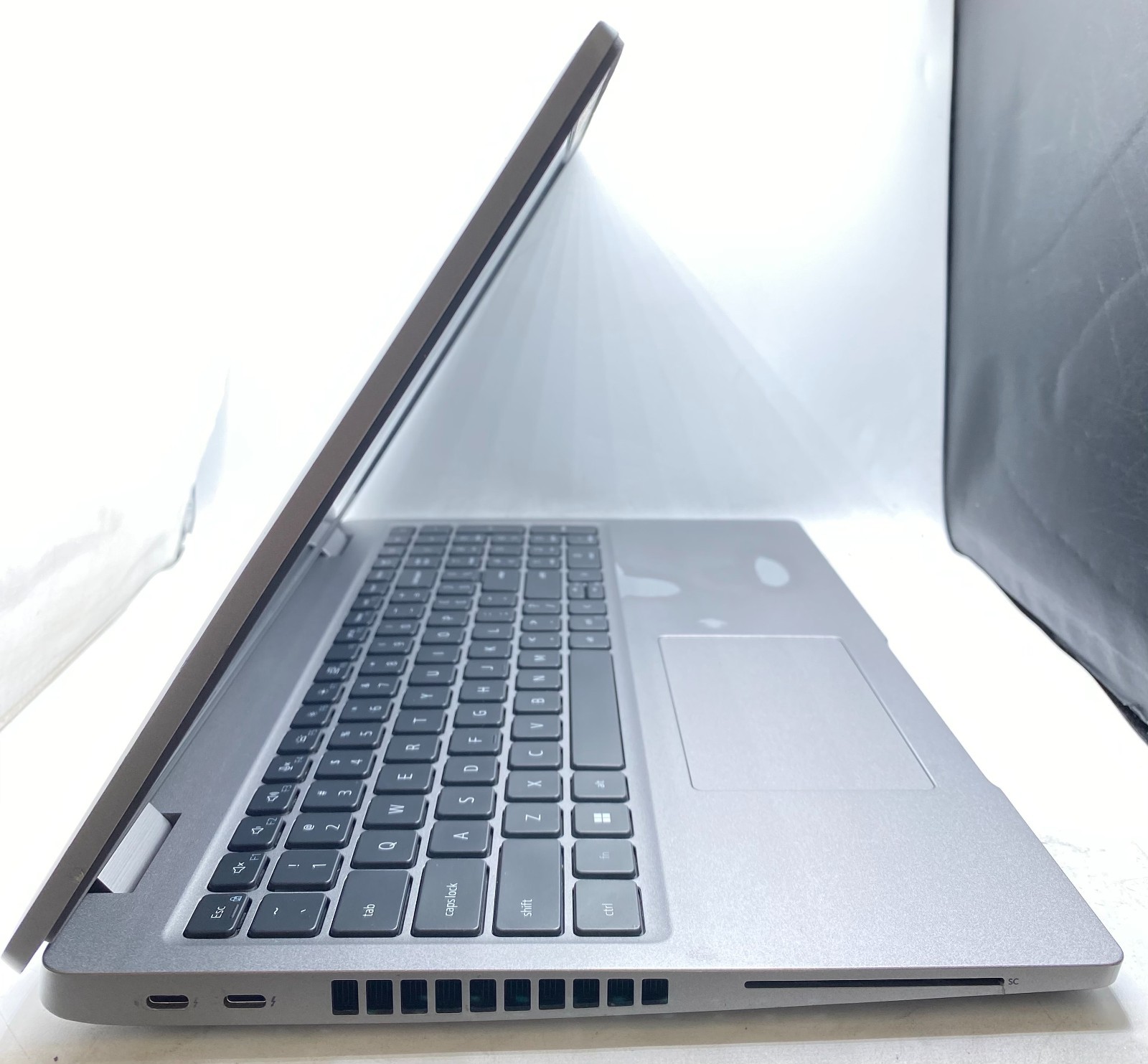 Dell Latitude 5520 15.6″ Laptop Intel Core I7-1185G7 3.0GHz 16GB RAM 256GB SSD