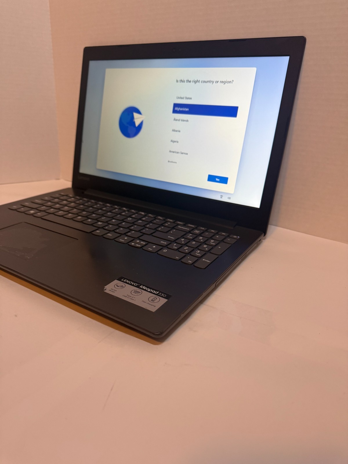 Lenovo IdeaPad 330 AMD Ryzen 3-2200U 12GB Ram 1TB HDD DVD-RW Radeon Win 11 S4