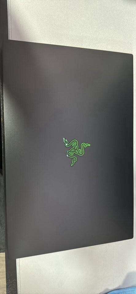 Razer Blade 15.6″ QHD (1TB SSD, Intel Core i7 12th Gen., 4.80 GHz, 32GB, GeForce