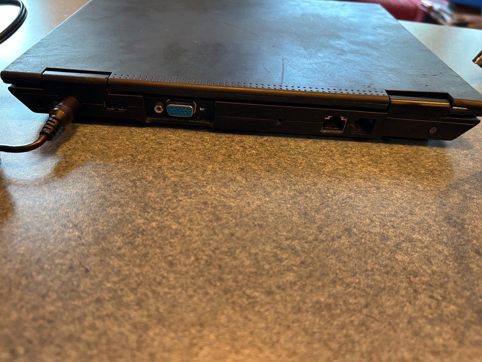 IBM Thinkpad X21 Type 2662 with Windows 2000 & DVD. Works but battery is dead.