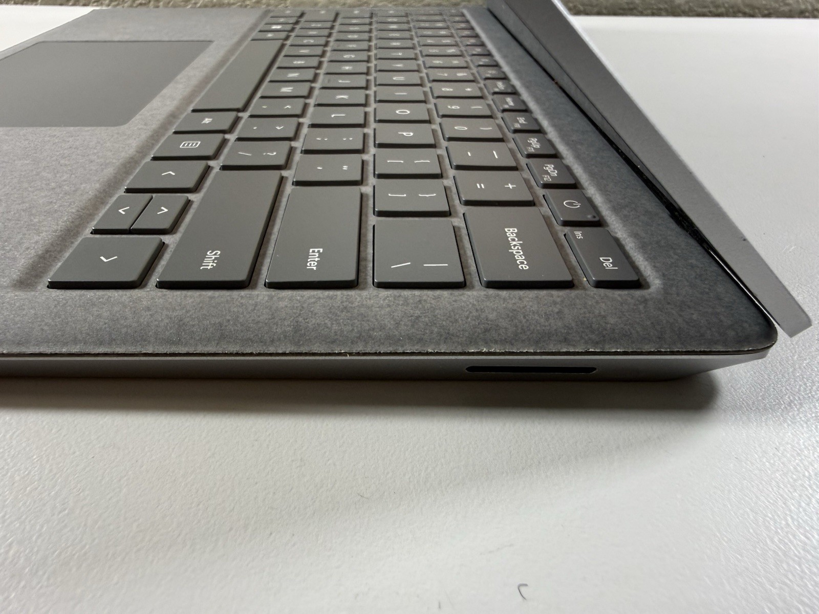 Microsoft Surface Laptop 5 13.5” 1950 Intel Core i7-1265U 16GB RAM 512GB NVME