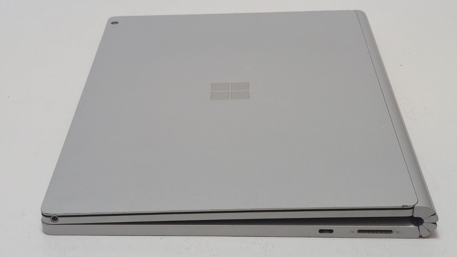 Surface Book 3 13.5″ (1900) Core i7-1065G7, 32GB RAM 512 GB SSD Nvidia GTX 1650