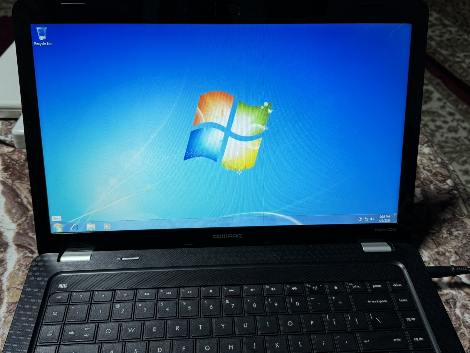 HP Compaq Presario CQ62 15.6 WINDOWS 7 Intel Celeron 2.20GHZ, 3gb Ram, 300gbHDD