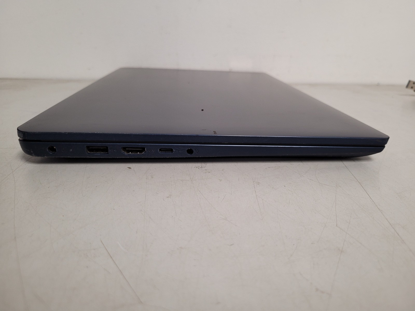 Lenovo ideapad 1 15AMN7 15.6″touch rayzen5 7520u 8gb ram 256gb ssd w11p MP2MKTE2
