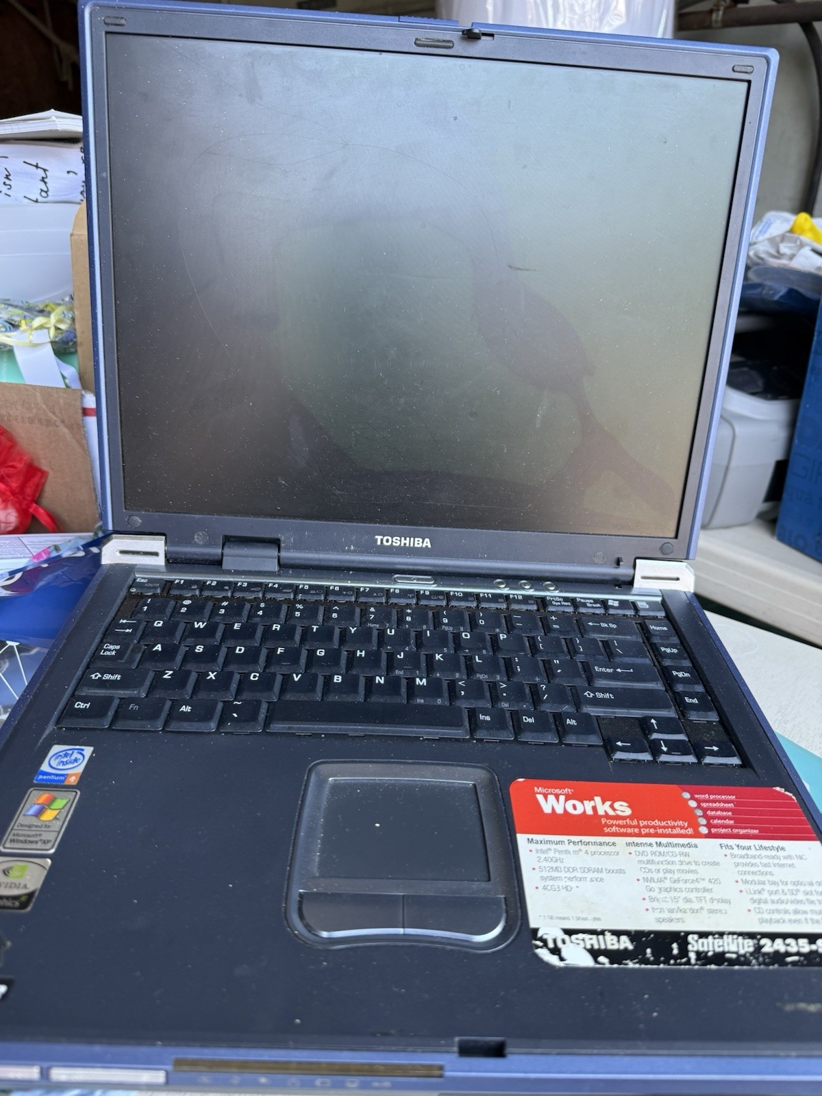 Toshiba Satellite 2435-S265 14″ Pentium 4 2.4GHz 512MB 40GB XP Wi-Fi