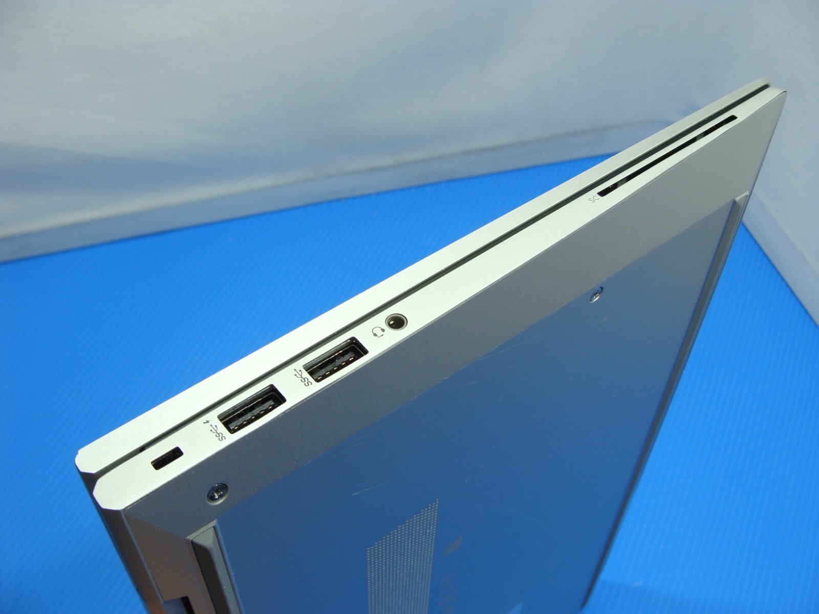 HP EliteBook 840 G8 14″ FHD Core i7-1185G7 3GHz 16GB 256GB Windows 11 Pro