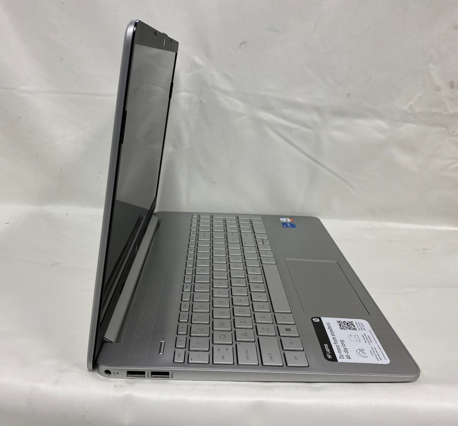 HP 15.6″ Touchscreen Laptop, Core i5-1135G7, 720p Webcam, 16GB/1TB, Win11, used