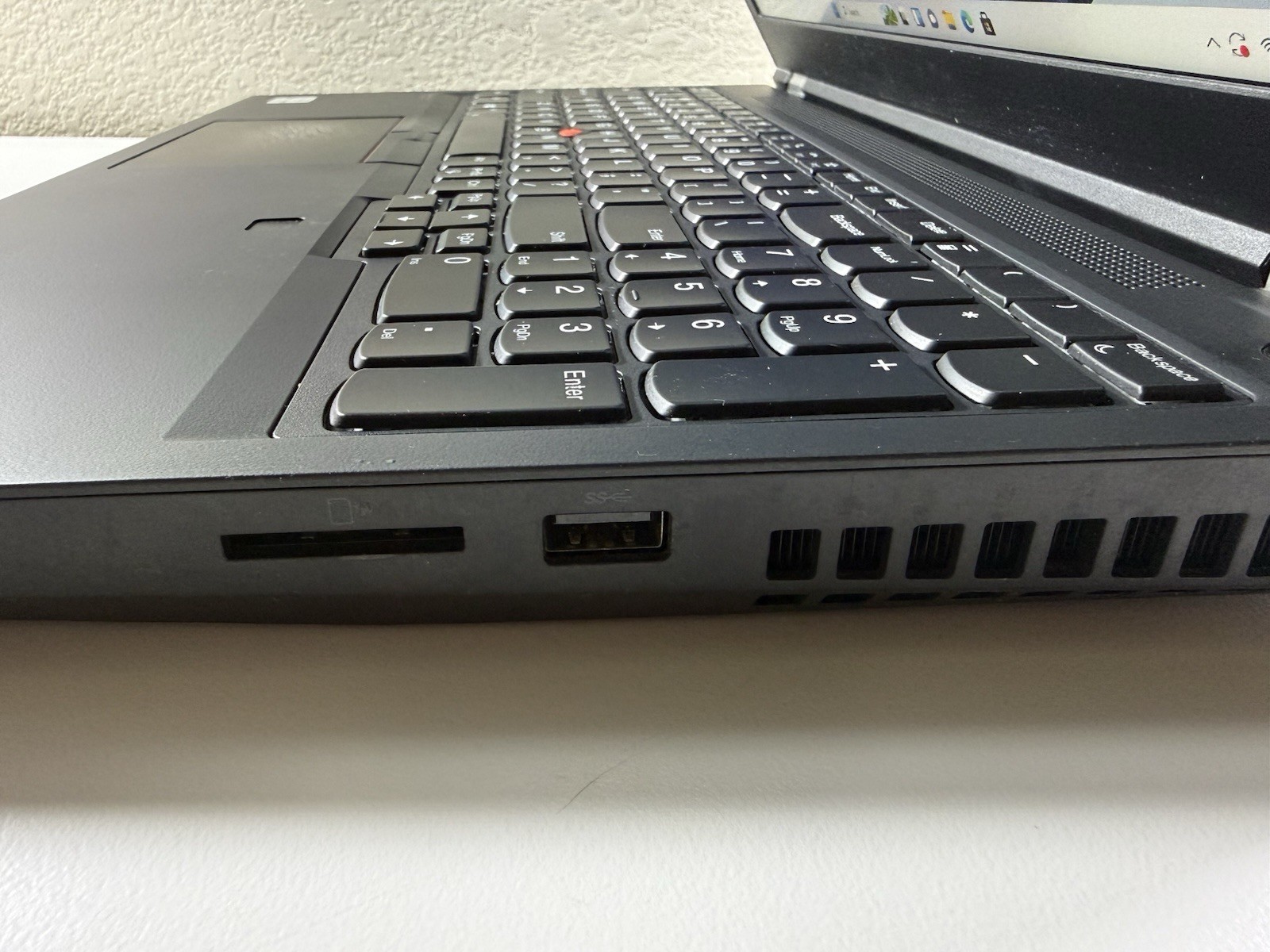 LENOVO THINKPAD P15 GEN 1 | CORE I7-10850H 512GB 16GB RAM WIN 11 NVIDIA T1000
