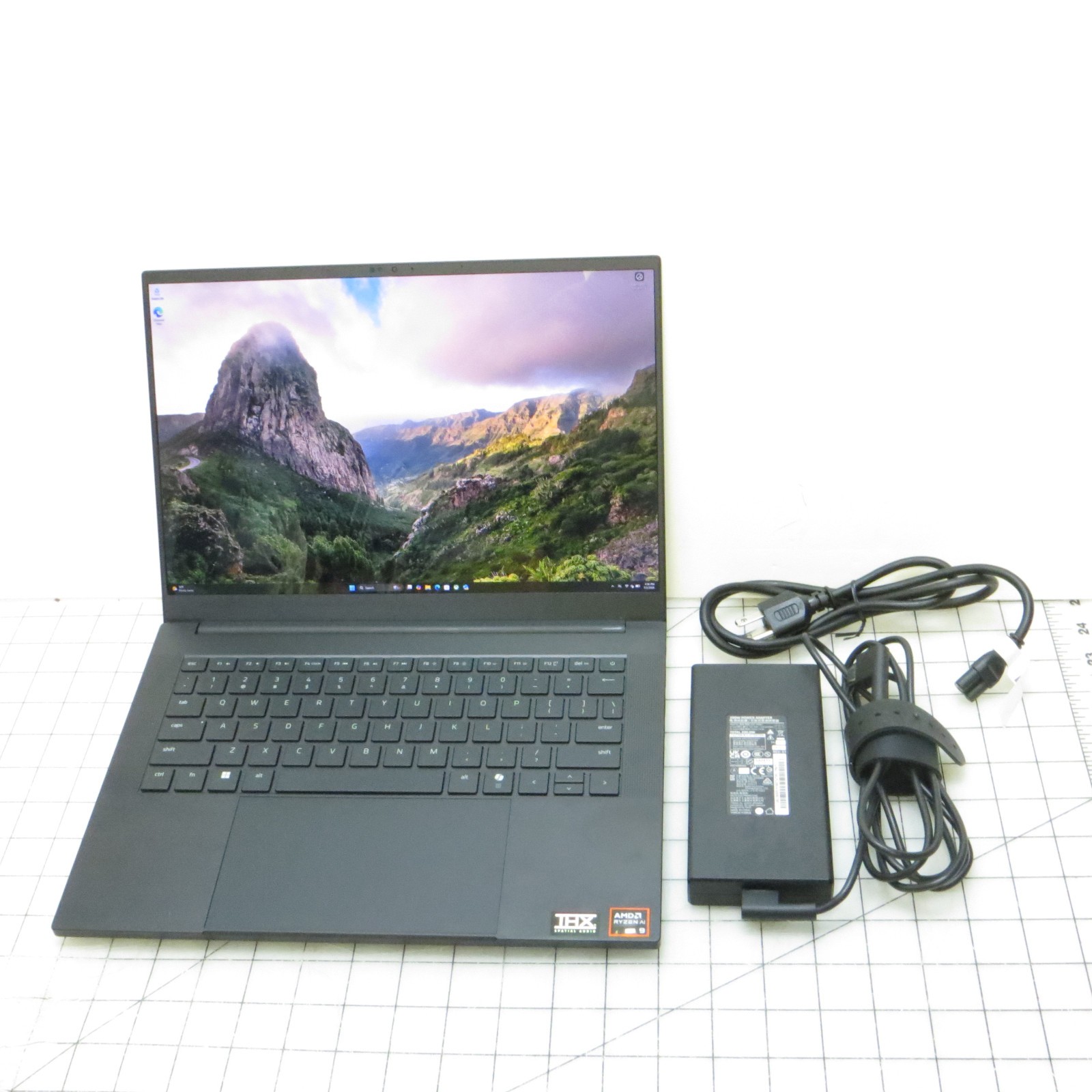 Razer Blade 14 Ryzen AI 9 RTX 5070 32GB DDR5 1TB SSD 3K 120Hz Win 11 Laptop PC