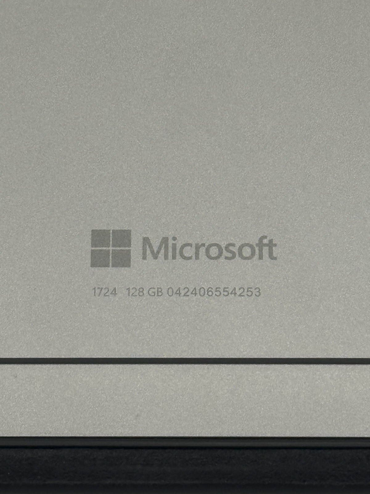 Microsoft Surface Pro 4 1724 12.3” Intel M3-6Y30 4GB RAM 128GB SSD Win10P