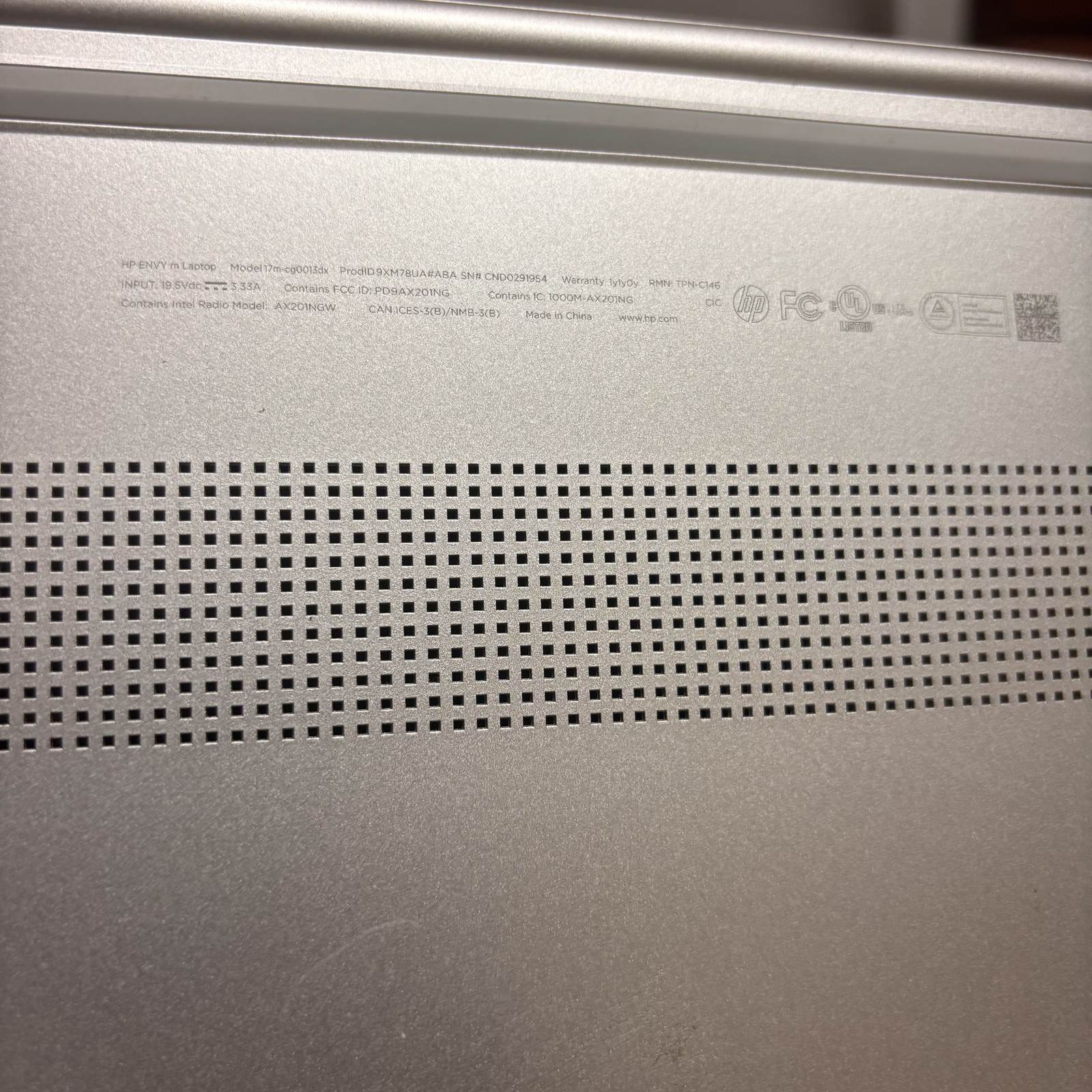 HP Envy 17m-cg0013dx Laptop i7-1065G7 1.3GHz 12GB 512GB SSD NVIDIA CRACKEDSCREEN