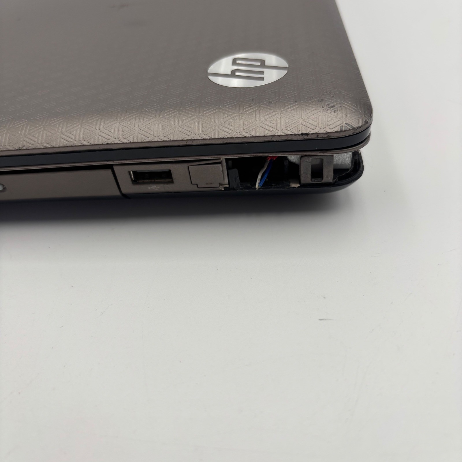 HP G72-261US Laptop 17.3″ Bronze Fair Parts Missing Battery & HDD
