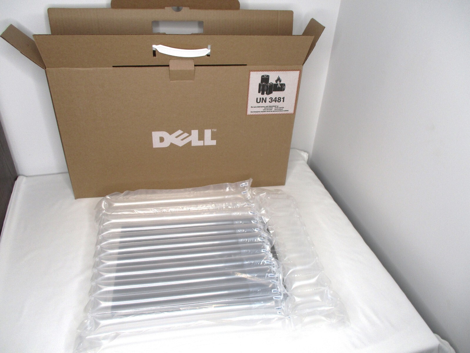 Dell Latitude 7455 Laptop 14″ QHD+ TouchScreen Snapdragon X Elite 32GB RAM 512GB