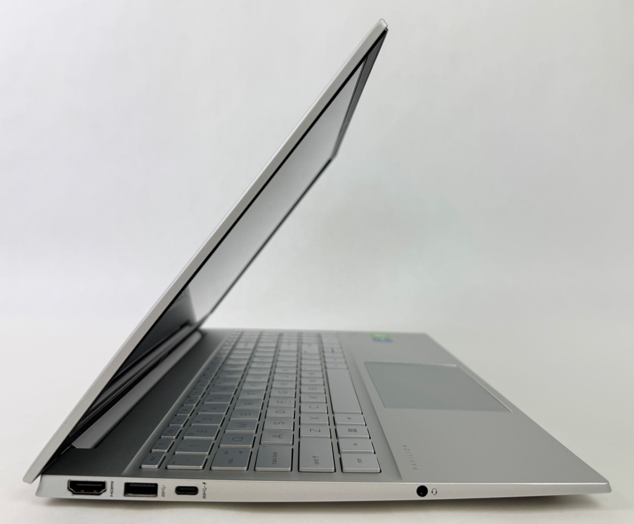 HP Pavilion 15-eg3055cl 15.6″ HD Touch i7-1355U 16GB 1TB SSD MX550 W11P
