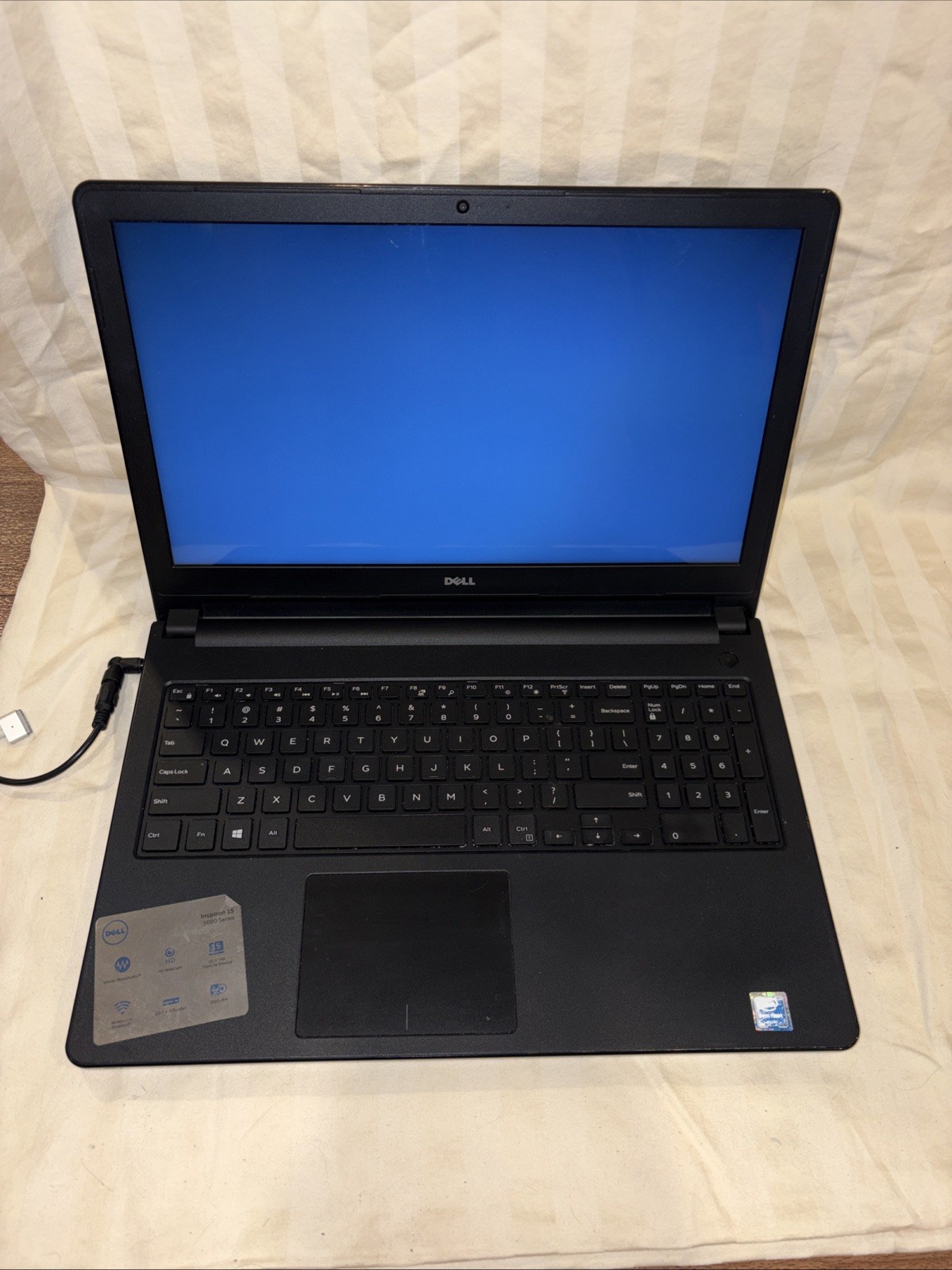 Dell Inspiron 5552 15.6″ Notebook – Pentium N3700 1.60 Ghz, 4 GB, 500 GB, Win 11
