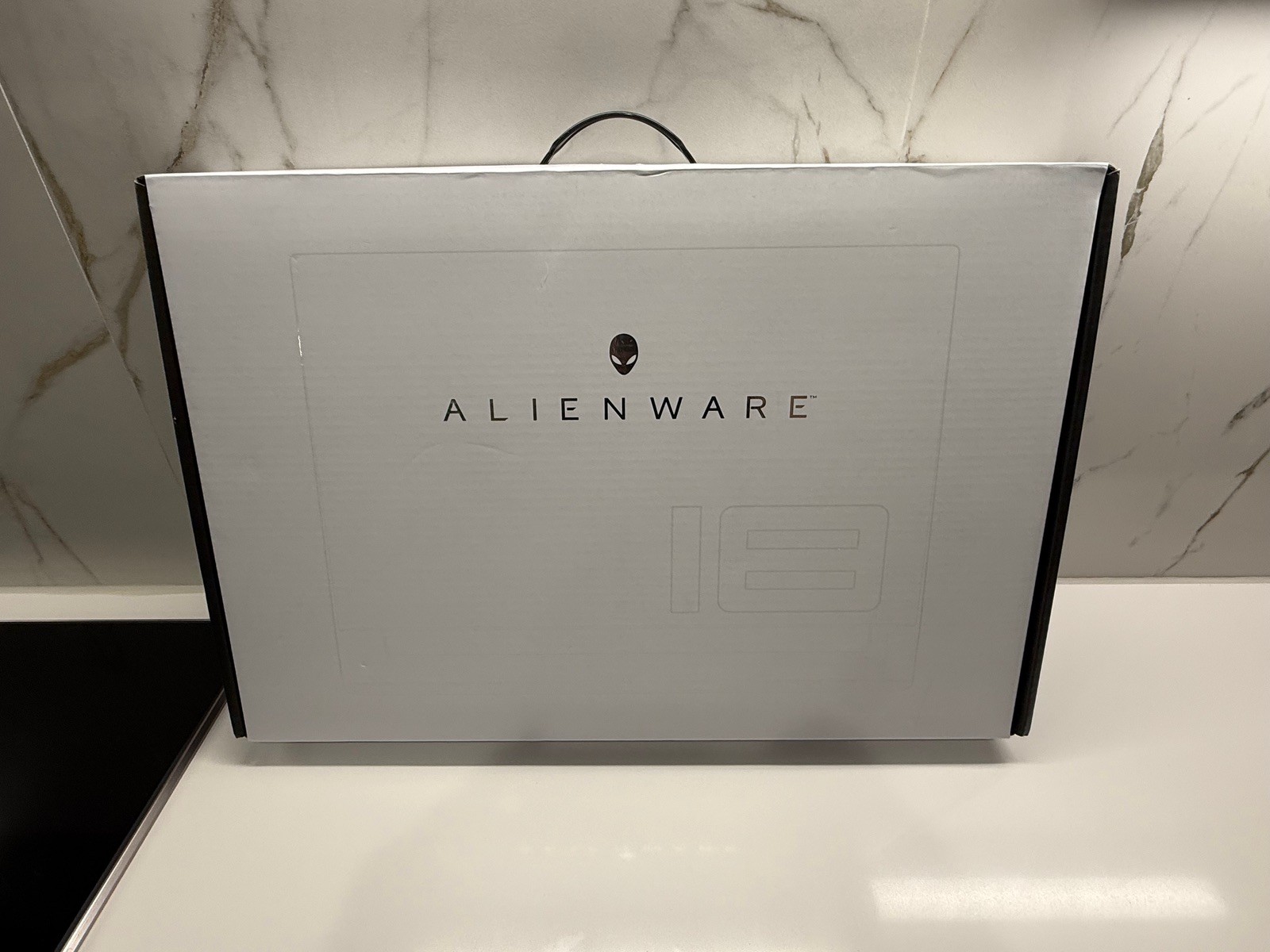 Alienware M18 R1 Ryzen 9 7845HX 3.0GHz 32GB RAM 1TB SSD NVIDIA GeForce RTX 4070